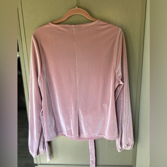 Lane Bryant Metallic Pink Velour Long Sleeved Wrap Front Top Size 18 20 - Picture 4 of 10